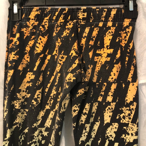 Nike logo workout leggings size small - Picture 6 of 7